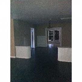 Great Single Family Home W/3 Bedroom 1 Bath in Oklahoma City, OK (Photo 2 of 4)