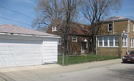 Beautiful Rehabbed Single-Family Home W/garage in Chicago, IL (Photo 5 of 6)
