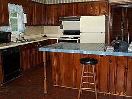 3 BR 2 BA Home with Fenced Yard & Porch in Smyrna, GA (Photo 3 of 6)