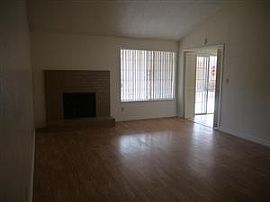 Gorgeous 4 Bedroom/2 Bath Home in Las Vegas, NV (Photo 5 of 5)