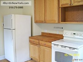 New London Value. Washer/dryer Hookups! in Fort Trumbull, CT (Photo 4 of 6)