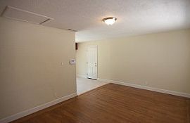 Relaxing and Commuter 3bedrooms 2 Baths Friendly Sacramento. in Sacramento, CA (Photo 2 of 3)