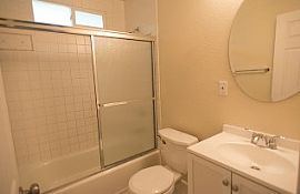Relaxing and Commuter 3bedrooms 2 Baths Friendly Sacramento. in Sacramento, CA (Photo 3 of 3)