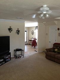 3bd / 2.5ba House in Gainesville, FL (Photo 4 of 11)