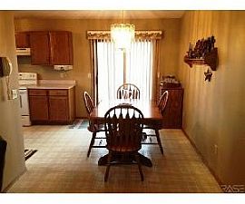 4br 2ba Home 2garage, in Great Location in Sioux Falls, SD (Photo 2 of 9)