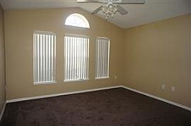 Over 2,000sqft in This 4/2 Home!! in Winter Haven, FL (Photo 6 of 8)