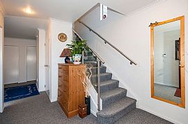 Ideal Family House 4bed 2 Bath in Los Angeles, CA (Photo 4 of 12)