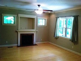 Wonderful 3 Bedroom 2 Full Bath with Appliances in Asheville, NC (Photo 3 of 4)