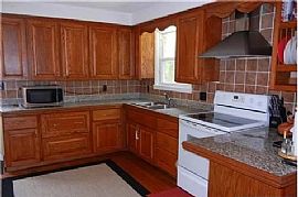 Superb 3 Bedroom 1.5 Bath Home W/basement and Fenced Yard in Clarksville, TN (Photo 5 of 5)