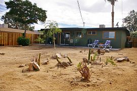 Trendy Furnished Palm House - Includes Utilities, Directv, Wifi in Twentynine Palms, CA (Photo 9 of 12)