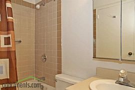 1 Bedroom Apartment with Great Views in Chicago, IL (Photo 4 of 8)