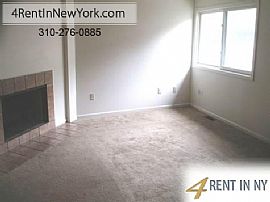 2 Spacious Br in Danbury. Washer/dryer Hookups! in Danbury, CT (Photo 4 of 5)