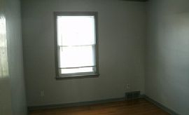 Cute Updated 3 Bedrooms 1.5bath in Eastpointe, MI (Photo 4 of 4)