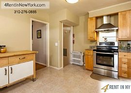 Unique Custom Built Split-Level Ranch Is The Perfe in Norwalk, CT (Photo 2 of 7)