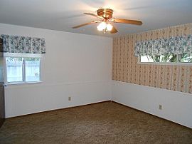 Home with Sun Room For Rent in Arden Area in Sacramento, CA (Photo 3 of 11)