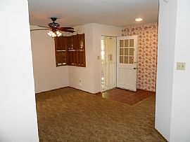 Home with Sun Room For Rent in Arden Area in Sacramento, CA (Photo 7 of 11)