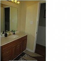 3beds with Glamour 1.5bath in a Quiet Neighborhood in Decatur, AL (Photo 3 of 5)