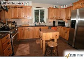 House For Rent in Danbury For 2550. Single Car Gar in Danbury, CT (Photo 4 of 8)