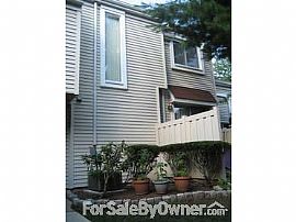 2 Bedroom Townhouse in North Brunswick in North Brunswick, NJ (Photo 9 of 9)