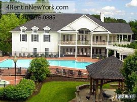 Danbury - Superb Apartment Nearby Fine Dining in Danbury, CT (Photo 5 of 9)