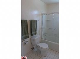  3bd / 1 Full Ba House in Dunning in Chicago, IL (Photo 5 of 7)