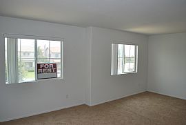 Sierra Lakes Golf Home Prime Location 5 Bedroom 3 Bath Culdesac in Fontana, CA (Photo 8 of 12)