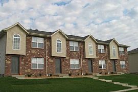 Beautiful Lake Front Townhomes in Troy, IL