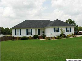 3 Bed 2 Bath Large Yard  in Athens, AL
