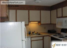 Apartment For Rent in Vernon For 910. in Rockville, CT