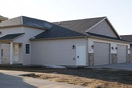 Beautiful 4 Bedroom 2 Bath Town Homes! in Dickinson, ND (Photo 11 of 11)