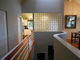 3 Bedroom Johns Landing Near Ohsu in Portland, OR (Photo 1 of 12)