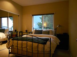 3 Bedroom Johns Landing Near Ohsu in Portland, OR (Photo 10 of 12)