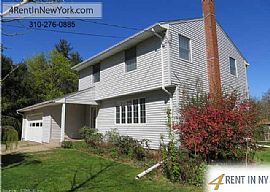 3 Bedrooms House - Large Andamp. Bright in Ellington, CT