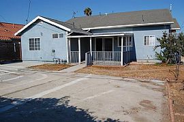 Large 3 Bedroom Plus 2 Bathroom House Near Center Point Mall in Oxnard, CA (Photo 1 of 4)
