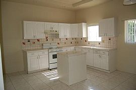 Large 3 Bedroom Plus 2 Bathroom House Near Center Point Mall in Oxnard, CA (Photo 2 of 4)