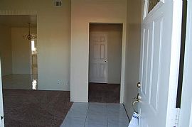 Large 3 Bedroom Plus 2 Bathroom House Near Center Point Mall in Oxnard, CA (Photo 4 of 4)