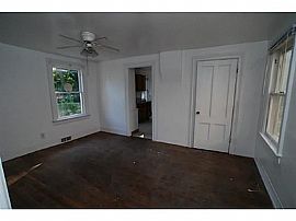 Cute Immaculate 3bedroom 1.5baths in Rochester, NY (Photo 3 of 11)
