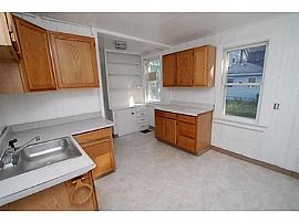 Cute Immaculate 3bedroom 1.5baths in Rochester, NY (Photo 7 of 11)