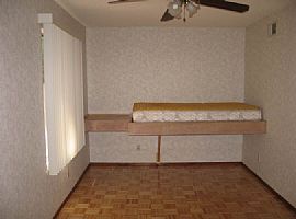 Lovely 4 Bedroom in a Nice Location in San Diego, CA (Photo 4 of 5)