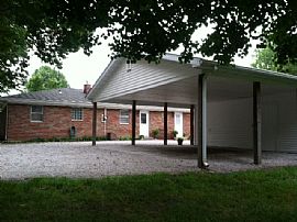 2 Bedroom Duplex in Quiet Setting in Fairview Heights, IL (Photo 10 of 11)