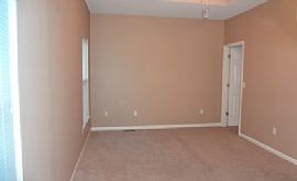 Freshly Painted Beautiful 3br 2bath Home in Kansas City, KS (Photo 5 of 10)