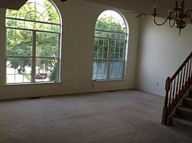 Beautiful End Unit Townhome  in Bowie, MD (Photo 3 of 9)