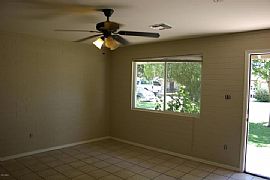 Immaculate 3 Bed/1 Bath in Central Phoenix in Phoenix, AZ (Photo 4 of 7)