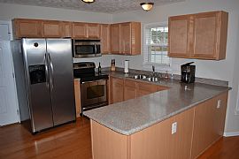 Waterfront 3 Bed 2.5 Bath in Fayetteville, NC (Photo 4 of 12)