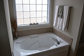 Waterfront 3 Bed 2.5 Bath in Fayetteville, NC (Photo 8 of 12)