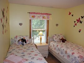 3 Bed 2 Bath, Beautifully Landscaped Backyard! in Kansas City, MO (Photo 2 of 2)