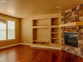 Spacious Newer Home 5 Bed 3.5 Bath in Eugene, OR (Photo 3 of 10)