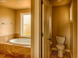 Spacious Newer Home 5 Bed 3.5 Bath in Eugene, OR (Photo 8 of 10)