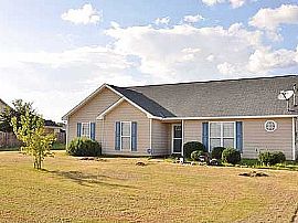  Beautiful 4 Bedroom 2 Bath 1704 Sq Ft House. in Fort Mitchell, AL