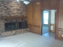 Nice 3 Bedroom 2 1/2 Bath in Garland, TX (Photo 10 of 11)